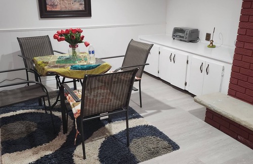 Rosemount House | A basement apartment with one Bed room + suite / fully furnished.