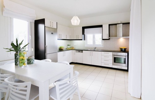 Sissi Villa | A beautiful 2-bedroom villa Pelagos, a private pool, bar, BBQ and large garden