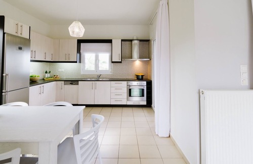 Sissi Villa | A beautiful 2-bedroom villa Pelagos, a private pool, bar, BBQ and large garden