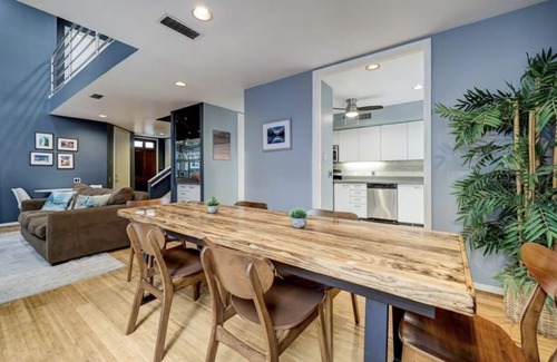 Houston House | A beautiful spacious home in the heart of Houston