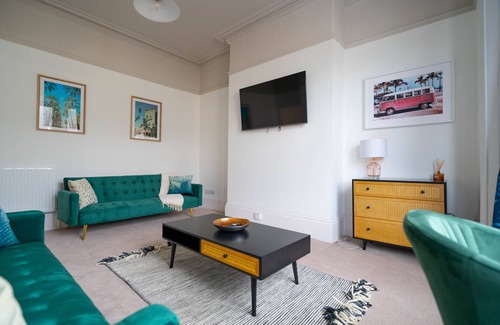 Redcar House | A beautifully designed home only a stones throw away from the beach front!
