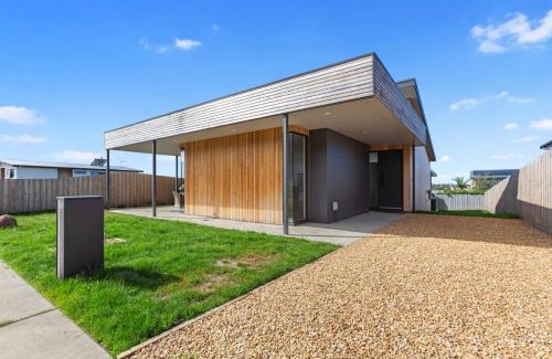 Apollo Bay House | A Box of Moonlight