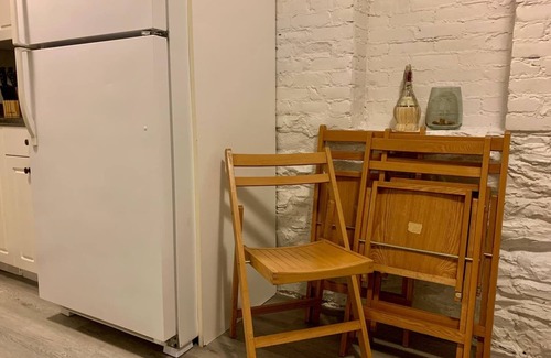 Downtown Apartment | A bright suite with lots of room for fun and relaxation, just 5 minutes from the Halifax ferry!