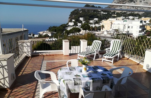 Capri House | A centrally located house with a breathtaking view of the Island.