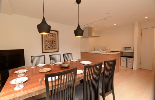 Okazaki House | A charming cluster of 5 renovated trad modern houses, Max 30 ppl, "Uan/Sora"