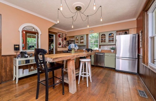 Mono House | A Charming, Rustic 140-Year-Old Carriage House