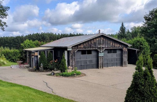Mono House | A Charming, Rustic 140-Year-Old Carriage House