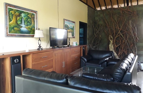 Lovina Villa | A charming Two Bedroom Villa in heart of Lovina, with quite and peaceful area.
