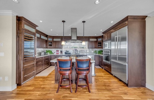 White Rock Villa | A coastal retreat, the leisurely time in Ocean Whisper Villa.