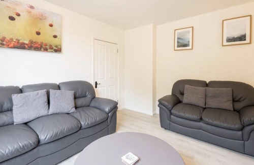 Belford House | A comfortable, two-story three-bedroom villa