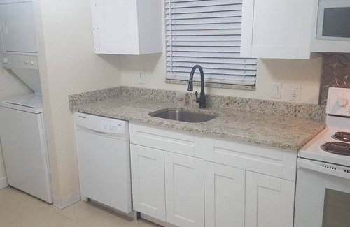 Delray Beach House | a cozy 1940 cottage in Delray Beach, FL, 3 Beds, Laundry, near Beaches & Boca