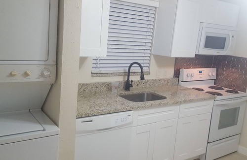 Delray Beach House | a cozy 1940 cottage in Delray Beach, FL, 3 Beds, Laundry, near Beaches & Boca
