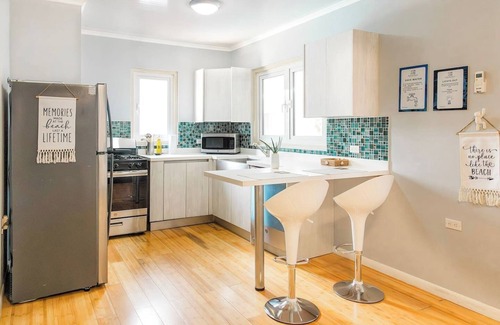 Barcadera Apartment | A cozy and private apartment located in the peaceful neighborhood of Rooibosal, just minutes from Aruba’s best beaches, shopping, and dining. Ideal for couples, solo travelers, or digital nomads seeking comfort and convenience.