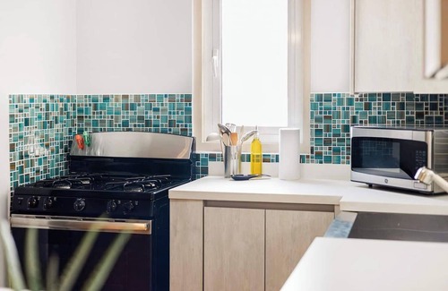 Barcadera Apartment | A cozy and private apartment located in the peaceful neighborhood of Rooibosal, just minutes from Aruba’s best beaches, shopping, and dining. Ideal for couples, solo travelers, or digital nomads seeking comfort and convenience.