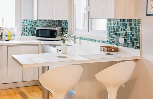 Barcadera Apartment | A cozy and private apartment located in the peaceful neighborhood of Rooibosal, just minutes from Aruba’s best beaches, shopping, and dining. Ideal for couples, solo travelers, or digital nomads seeking comfort and convenience.