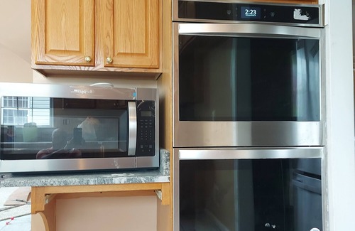 Bowie House | A cozy bedroom in a house in the heart of Bowie Maryland. 10 to 15 minutes to DC