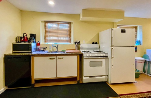 South Berkeley Apartment | A Cozy Centrally-Located Apartment
