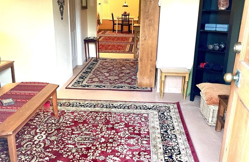 South Berkeley Apartment | A Cozy Centrally-Located Apartment