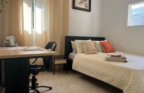 Ramat Gan House | A cozy room economy class in the central thriving area next to Shiba & Bar Ilan