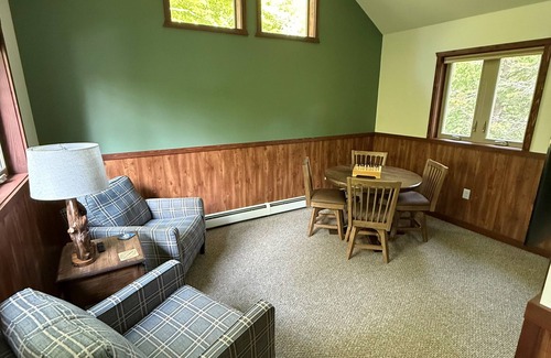 Bessemer House | A Cozy Vacation Home with a Sauna & Beautiful Nature View
