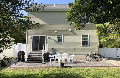 Town Bank House | A Delightful Family Retreat Steps To Delaware Bay Beaches, Pet Friendly
