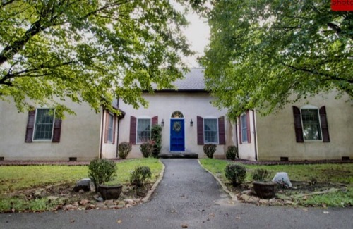 Warwick House | A European styled retreat on Marylands Eastern Shore with Private pool