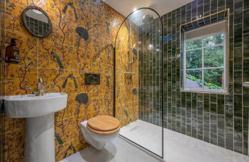 Higham House | A fairy-tale luxurious cottage - The Tea Caddy