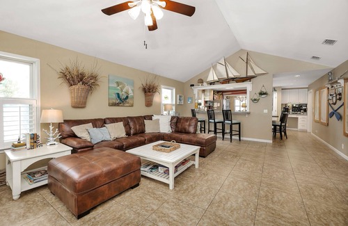 Saint Simons Island House | A Family Favorite! Spacious Home with Private Pool