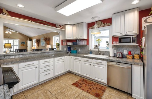 Saint Simons Island House | A Family Favorite! Spacious Home with Private Pool