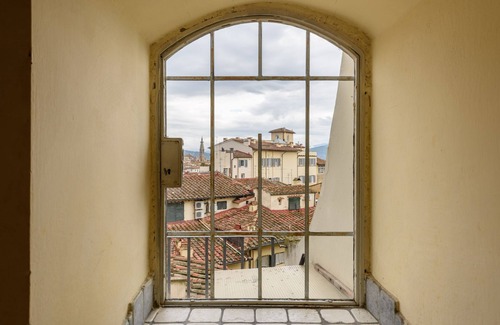 Santa Croce Apartment | A Fantabulous Dreaming Terrace in FLORENCE Ponte Vecchio