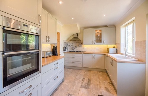 Martlesham Heath Apartment | A fantastic holiday home close to the beach - Number 27, Alderton