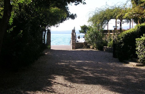 Lazise Old Town Cottage | A fascinating Medioeval Tower on the borders of Lake Garda
