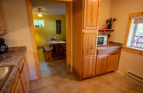Garfield Ski Chalet | A-Frame Cabin: 3 Bed, 2 Bath - 10 Minutes away from Monarch, CO