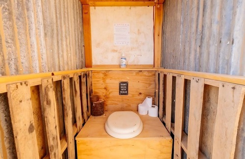 Alpine Cabin | A-Frame desert glamper with pool, wifi, pet-friendly.
