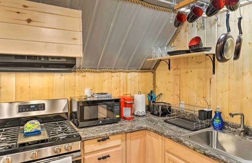 Island Park Cottage | A-Frame Mtn Cabin ~ 35 Mi to Yellowstone NP!