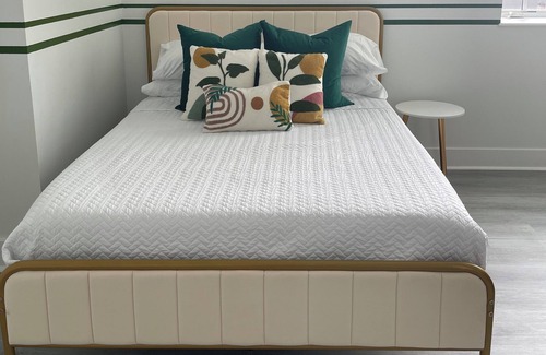 Mount Vernon Apartment | A Gem In The City | 1 Bd Dowtown Apt