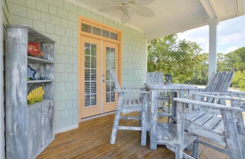 Tranquil Harbour House | A Gift From Heaven