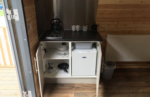 Abercwmboi Cottage | A glamping pod that sleeps 2 guests in 1 bedroom