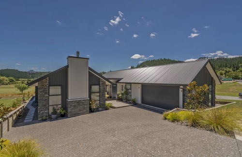 Pauanui House | A GOLFERS RETREAT