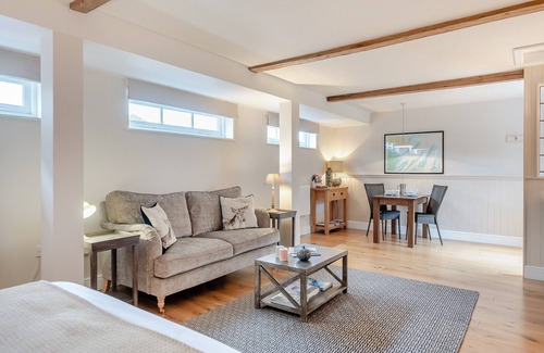 Chelmondiston Cottage | A gorgeous, countryside barn conversion with the added bonus of a restaurant within the grounds.