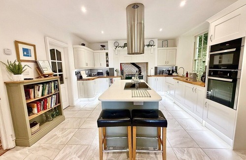 Laugharne House | A Grand Georgian Grade II Listed Mansion with view