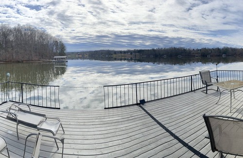 Gainesville House | A Great Escape- Premium Rental for the Summer