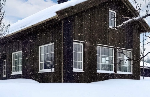 Al Municipality House | A great starting point for all kinds of nature adventures.