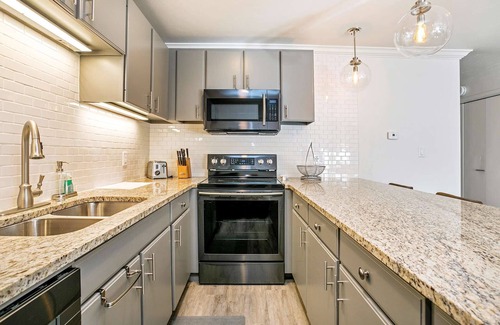 Vail Condo | A Guest Favorite - Enjoy Easy Access to Vail Dining, Shopping & Exploring at Alphorn