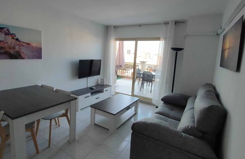 Sant Carles de la Rapita Apartment | A. H. Rentals Carles III Apartment 150mtrs beach