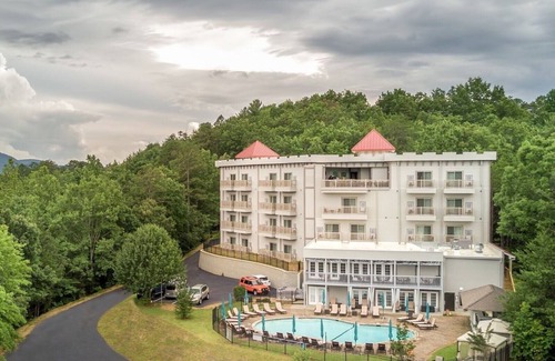 Helen House | A Heavenly Resort in Helen, GA