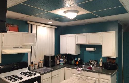 Austin House | A Hidden Gem, approx 15 mins to downtown Chicago!