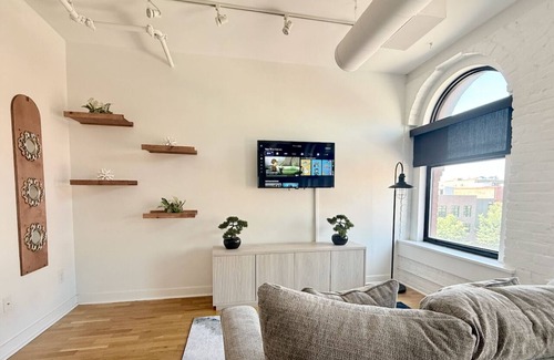 Old Market Apartment | A historic 700 square foot loft in the heart of the Old Market