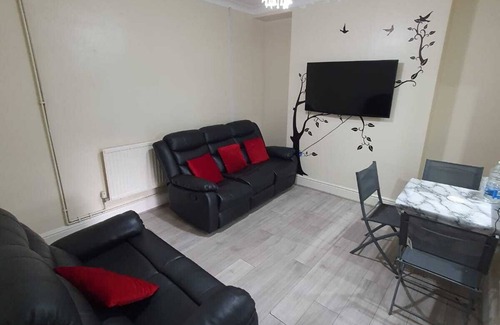 Ebbw Vale Apartment | a House in Heart of Valleys in Blaenau Gwent