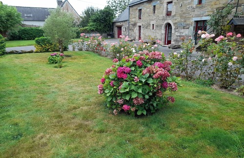 Cleguerec House | A house just for you in a hamlet in central Brittany. Space.comfort